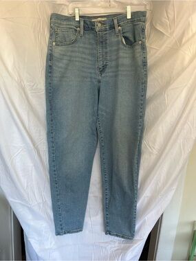 Levi's High Waisted Mom Jeans in Light Wash High-Rise Ankle Jeans 32x27